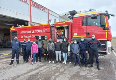 22  jeunes ont participé à "UNIS-FORME en bleu, blanc, rouge"