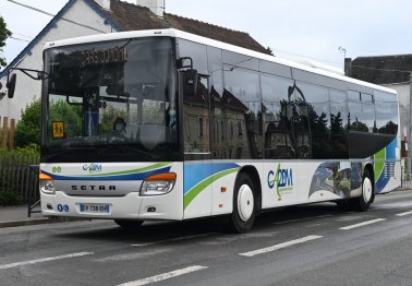 Des bus aux couleurs de la CA2BM